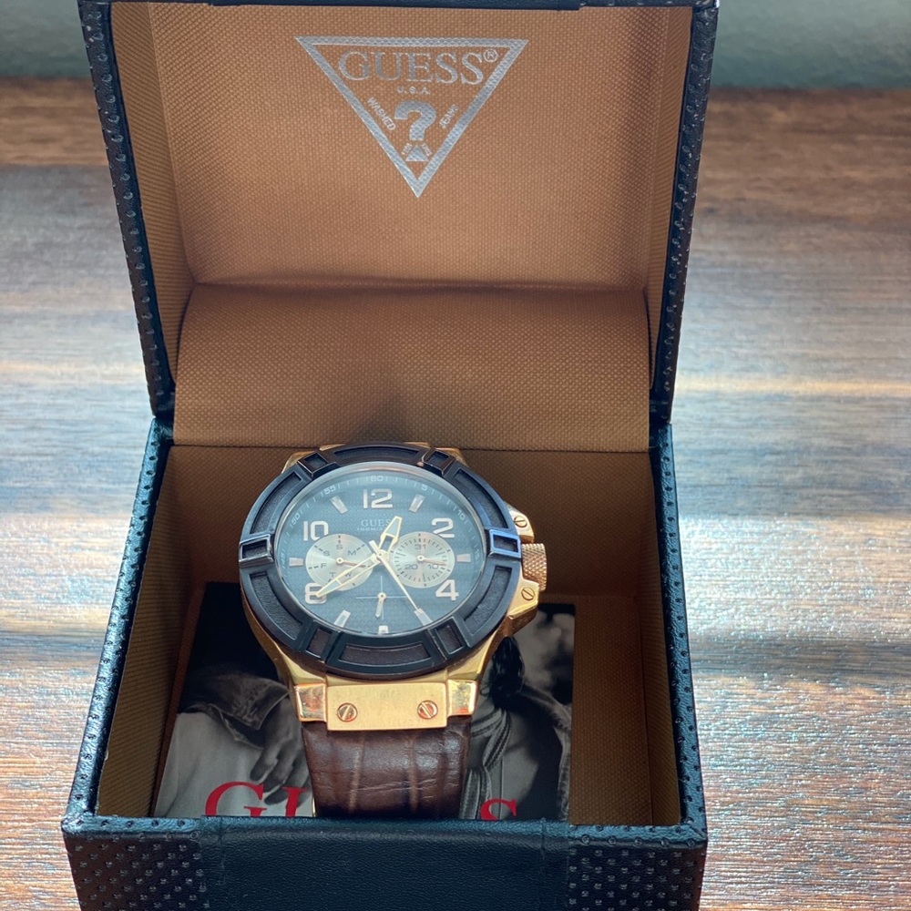 Men’s Guess watch